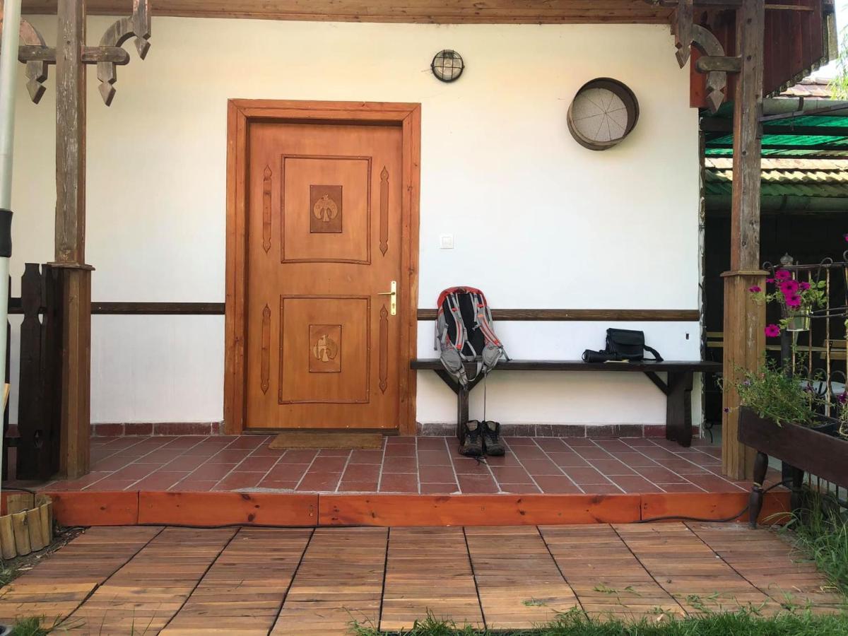 Tepke Guesthouse Garab ภายนอก รูปภาพ