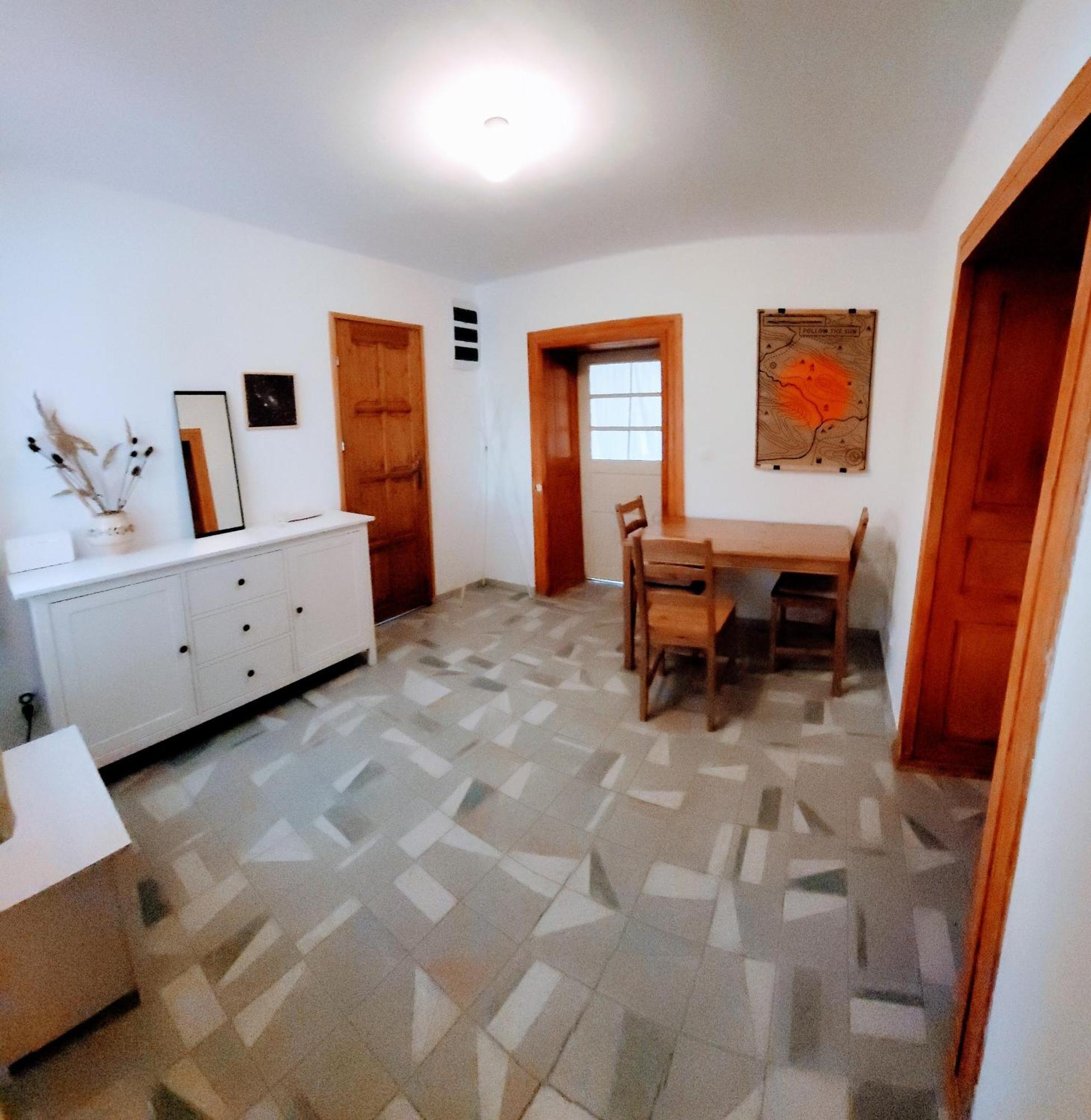 Tepke Guesthouse Garab ภายนอก รูปภาพ